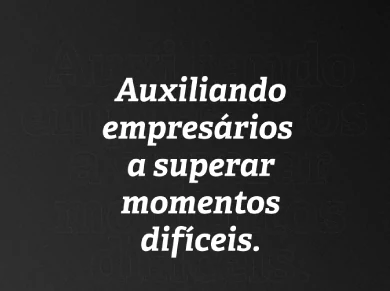 Dar espaço à mensagem — A frase ganha prioridade por meio de contraste, alinhamento e uma composição com poucos elementos.